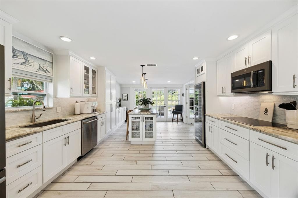2100 MAE STREET photo 8