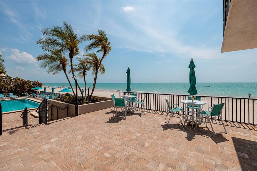 15462 GULF BOULEVARD 304 photo 23