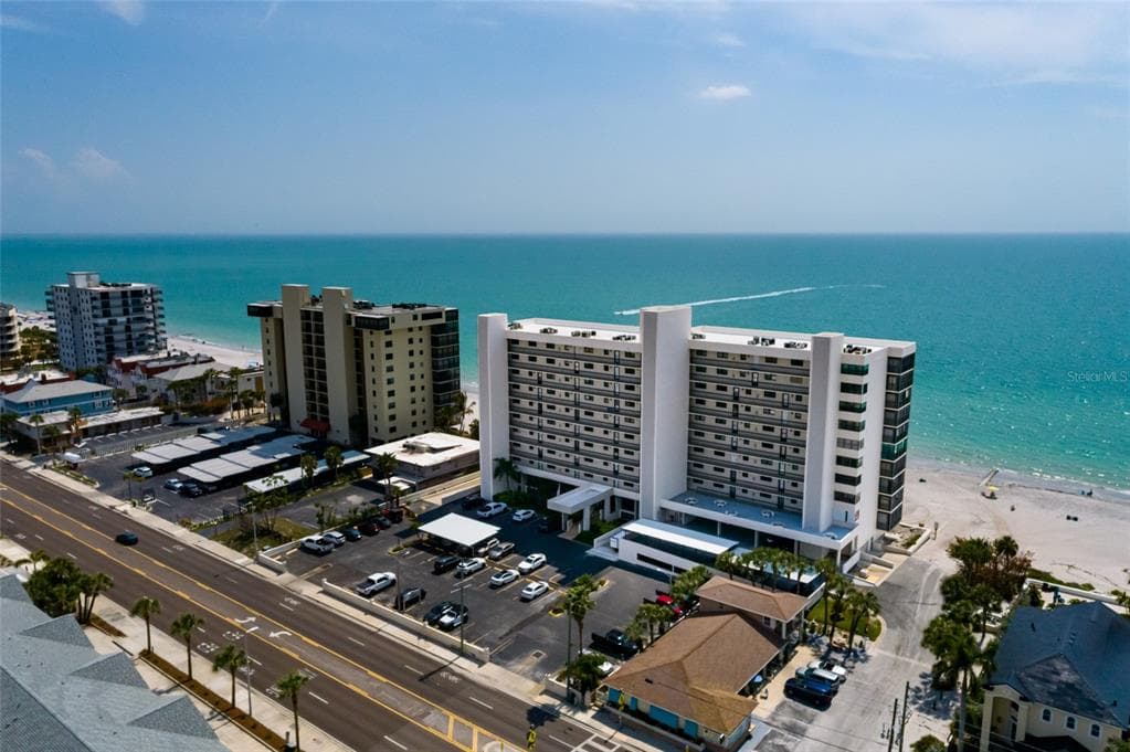 15462 GULF BOULEVARD 304 photo 2