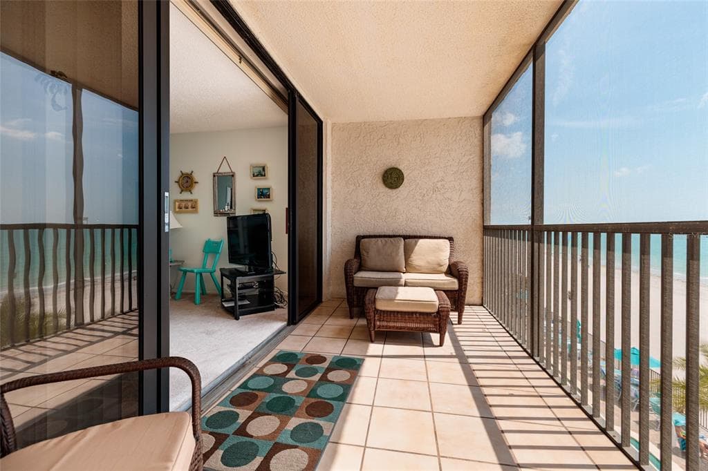 15462 GULF BOULEVARD 304 photo 12