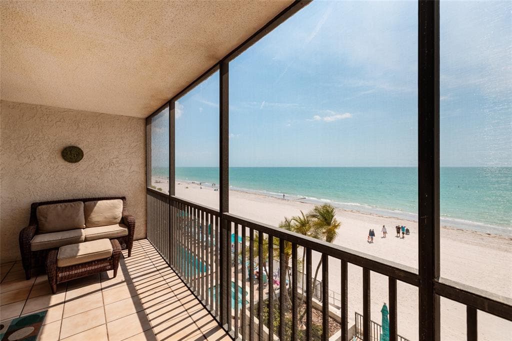 15462 GULF BOULEVARD 304 photo 10