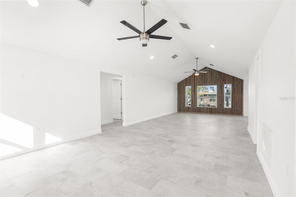 13726 MICHELLE AVENUE photo 10