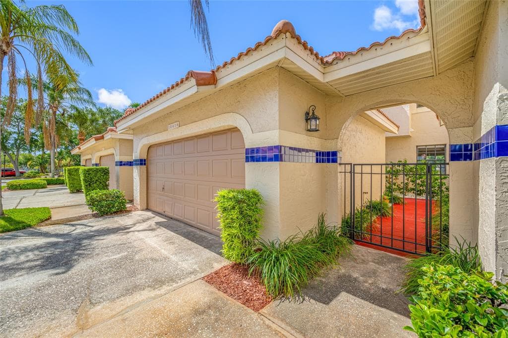 10416 SAINT TROPEZ PLACE photo 2