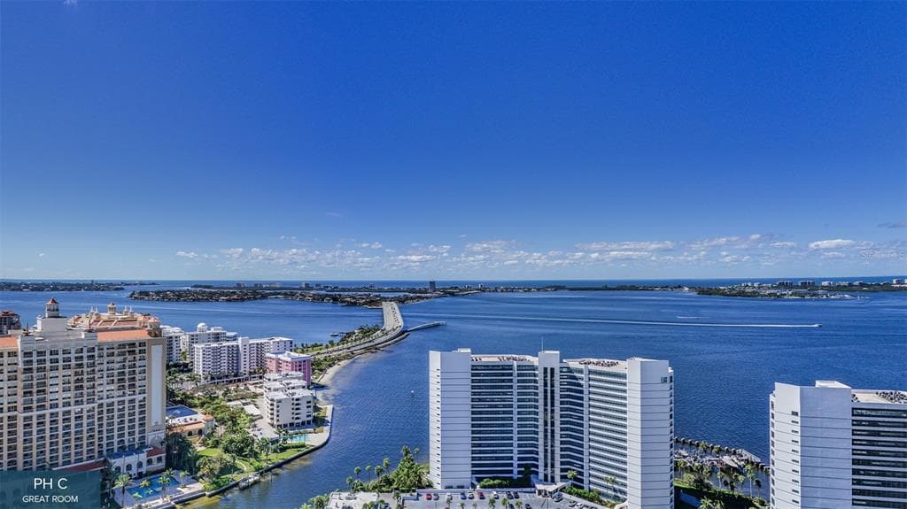 555 QUAY COMMON 1703 photo 1