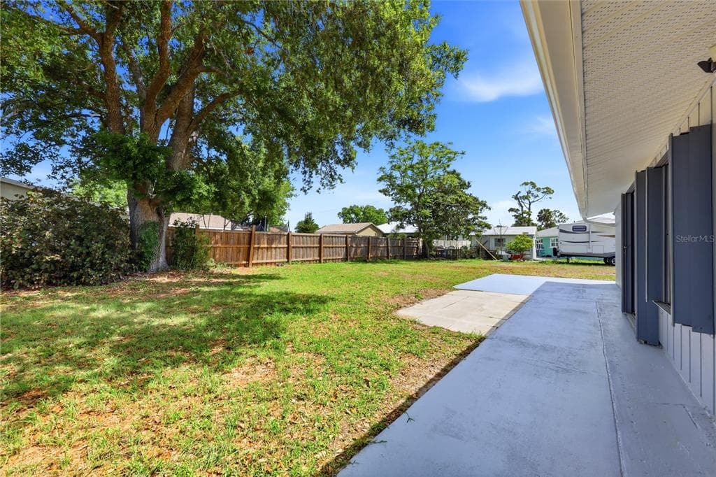 21298 MIDWAY BOULEVARD photo 12