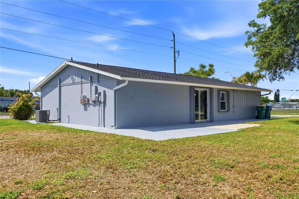 21298 MIDWAY BOULEVARD photo 14