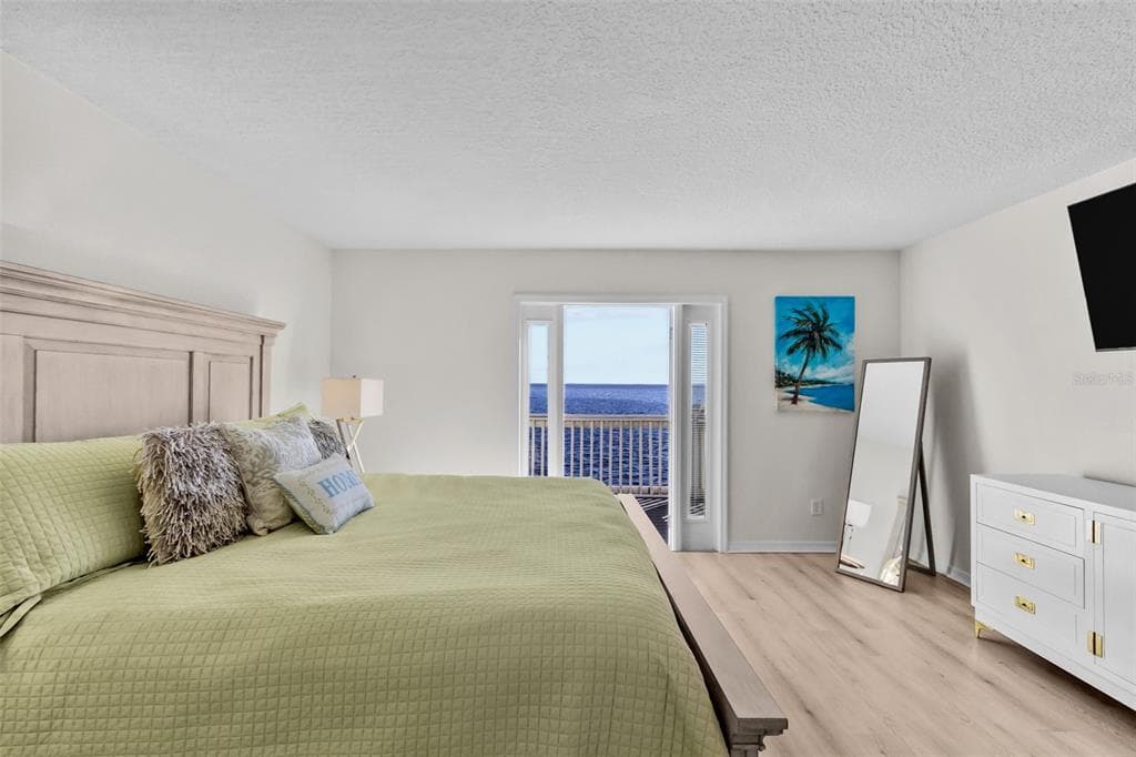 5026 COQUINA KEY DRIVE SE #5026 3