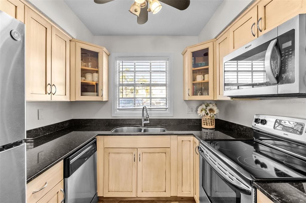 5026 COQUINA KEY DRIVE SE 5026 photo 9