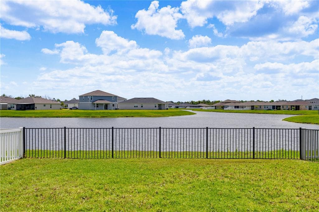 9395 SANDY BLUFFS CIRCLE photo 4