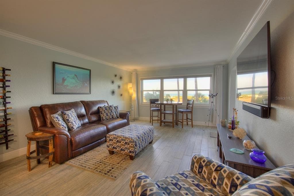 1230 GULF BOULEVARD 304 photo 3