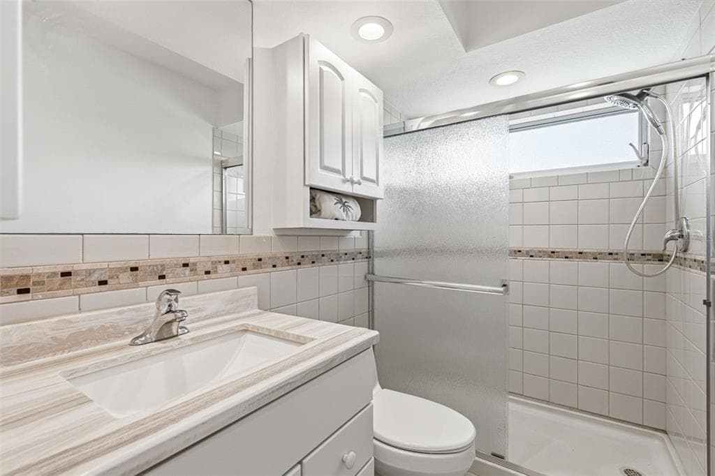 15184 ALDAMA CIRCLE photo 22