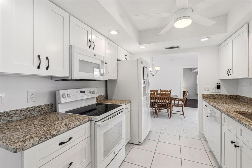 15184 ALDAMA CIRCLE photo 9