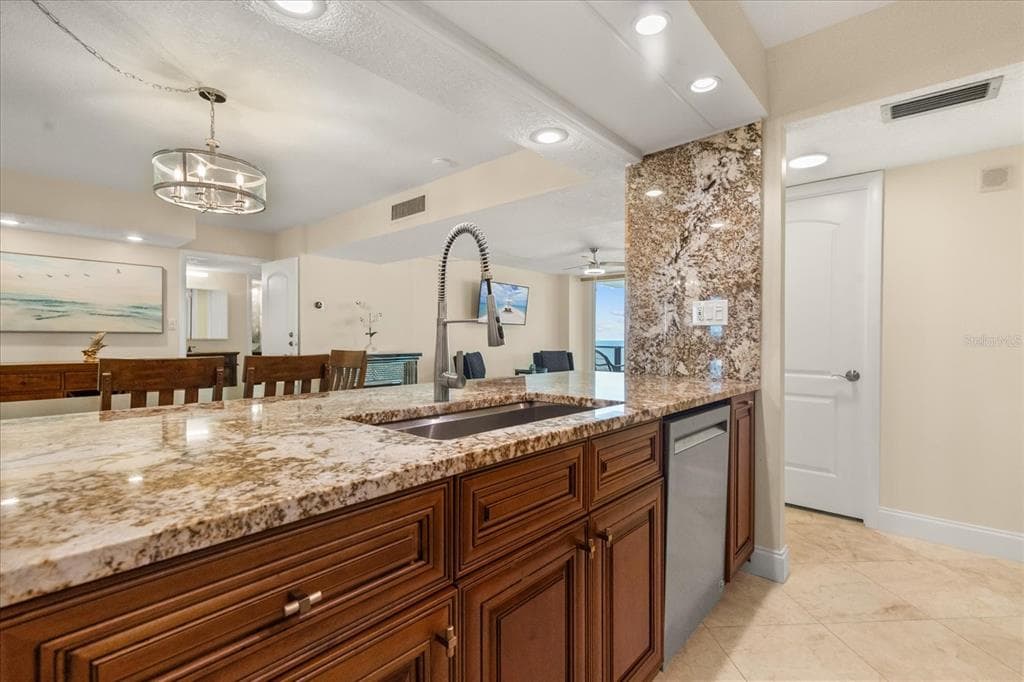 450 S GULFVIEW BOULEVARD 802 photo 6