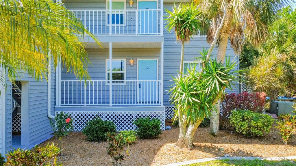 4410 WARREN AVENUE 101 photo 1