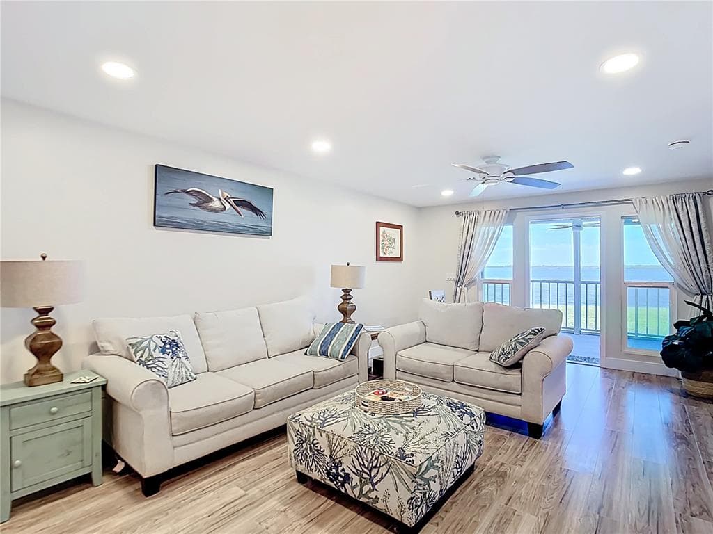 4410 WARREN AVENUE 101 photo 9
