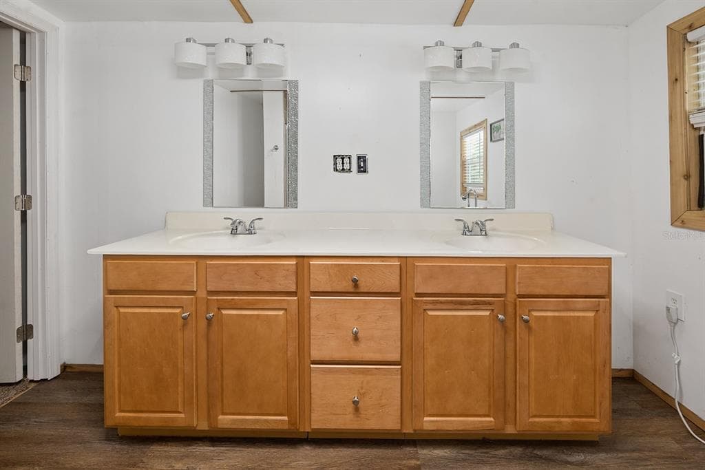 6308 ISLAND ROAD photo 10