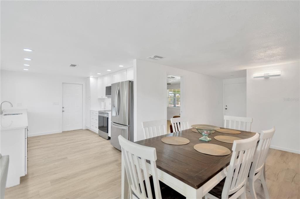13724 COX AVENUE photo 8