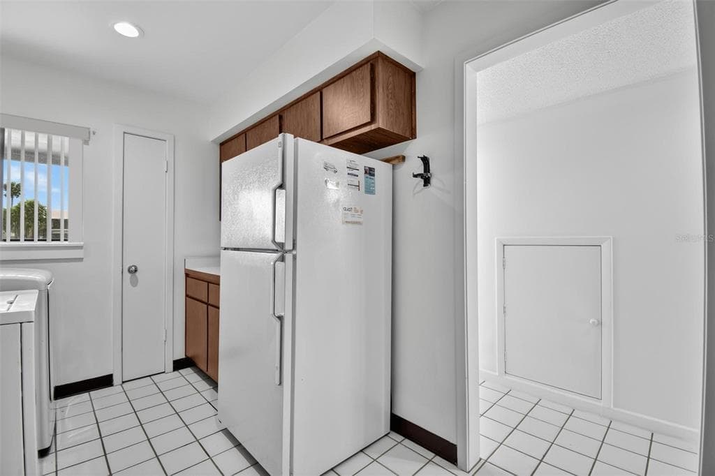 44 CLUB HOUSE DRIVE 106 photo 13