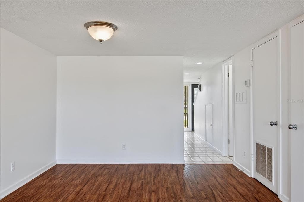 44 CLUB HOUSE DRIVE 106 photo 19