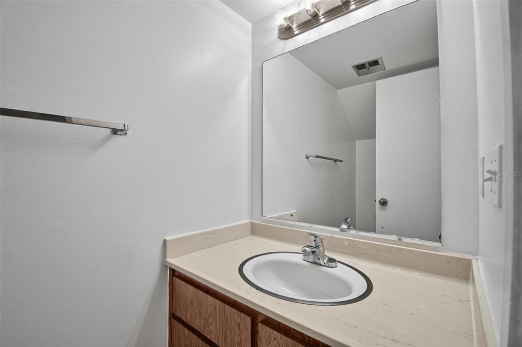 44 CLUB HOUSE DRIVE 106 photo 25