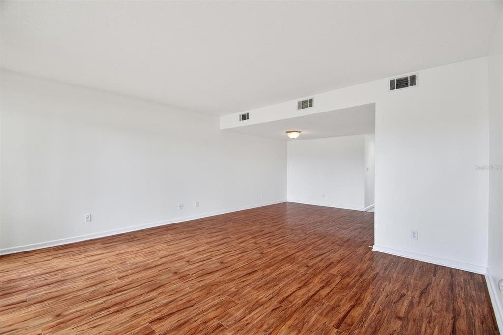 44 CLUB HOUSE DRIVE 106 photo 21