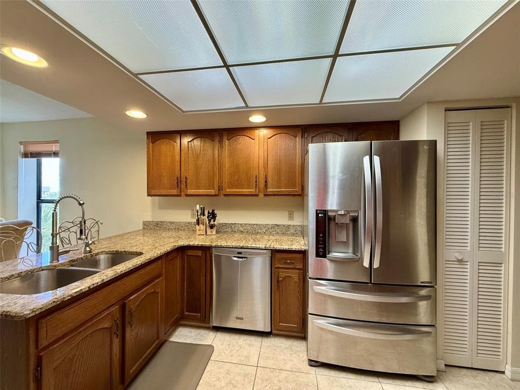 25188 MARION AVENUE E212 photo 6
