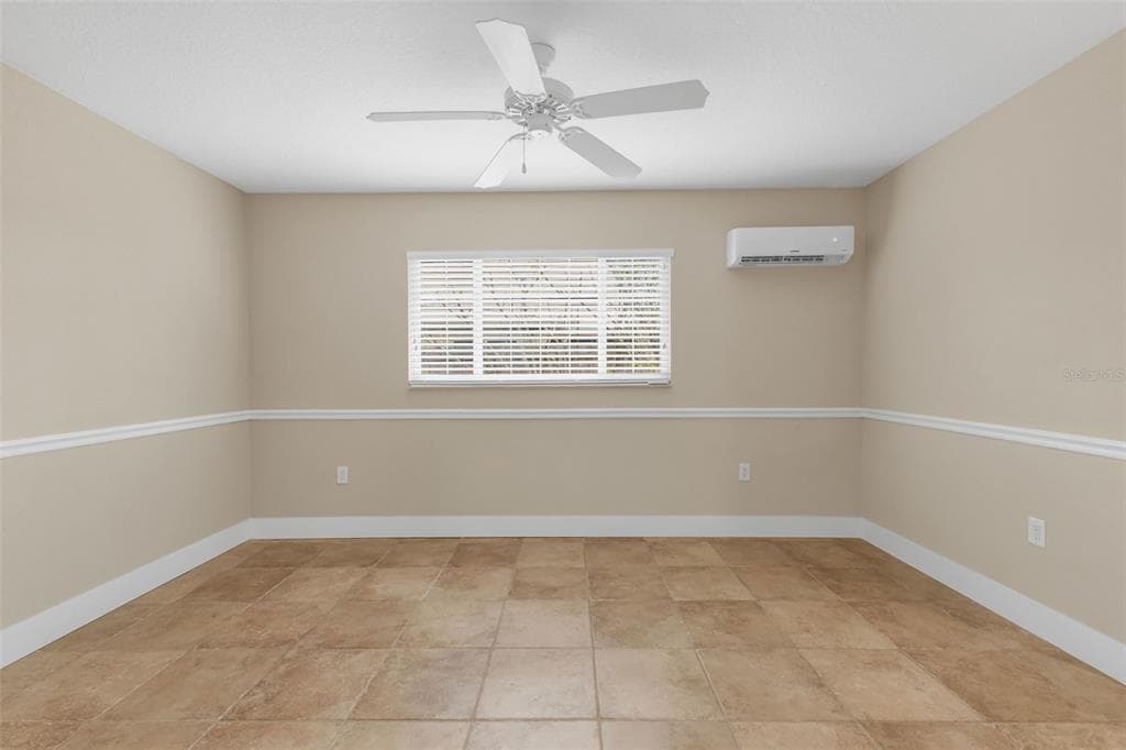 28401 COCO PALM DR photo 14