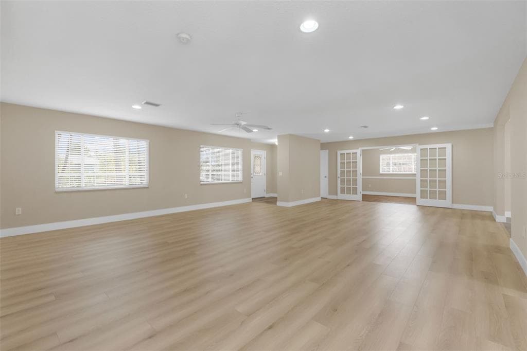 28401 COCO PALM DR photo 11