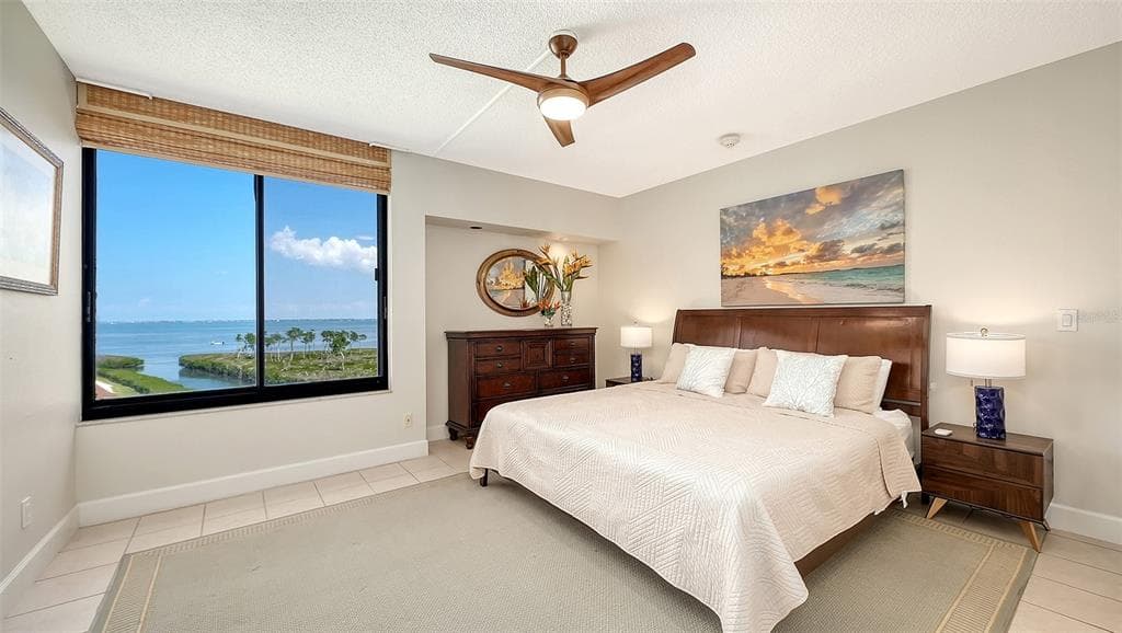 1932 HARBOURSIDE DRIVE 242 photo 14