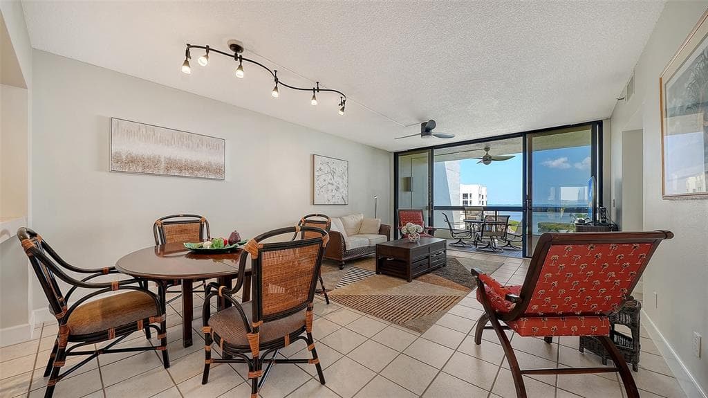 1932 HARBOURSIDE DRIVE 242 photo 8
