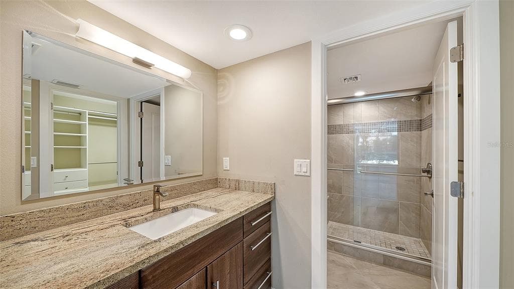 2425 GULF OF MEXICO DRIVE 1A photo 18