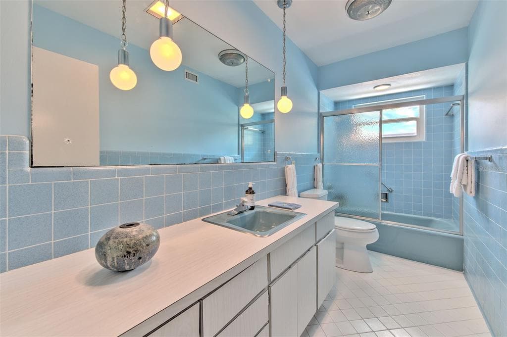 7102 MANDY LANE photo 23