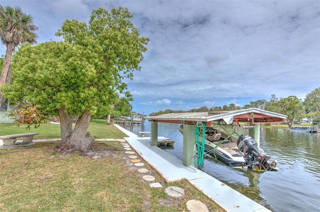 7102 MANDY LANE photo 17