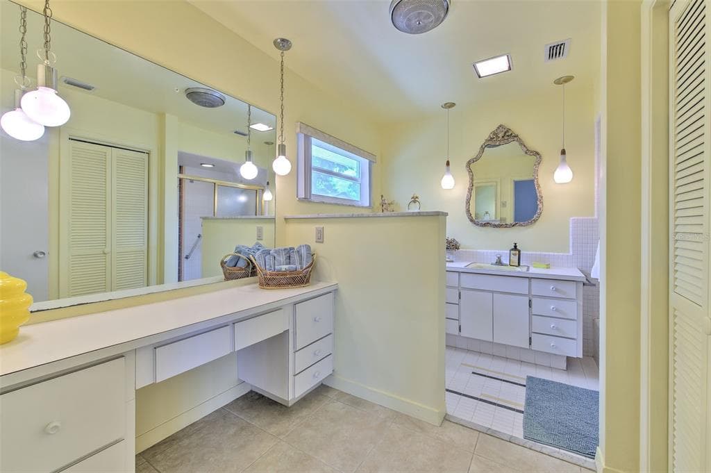 7102 MANDY LANE photo 19