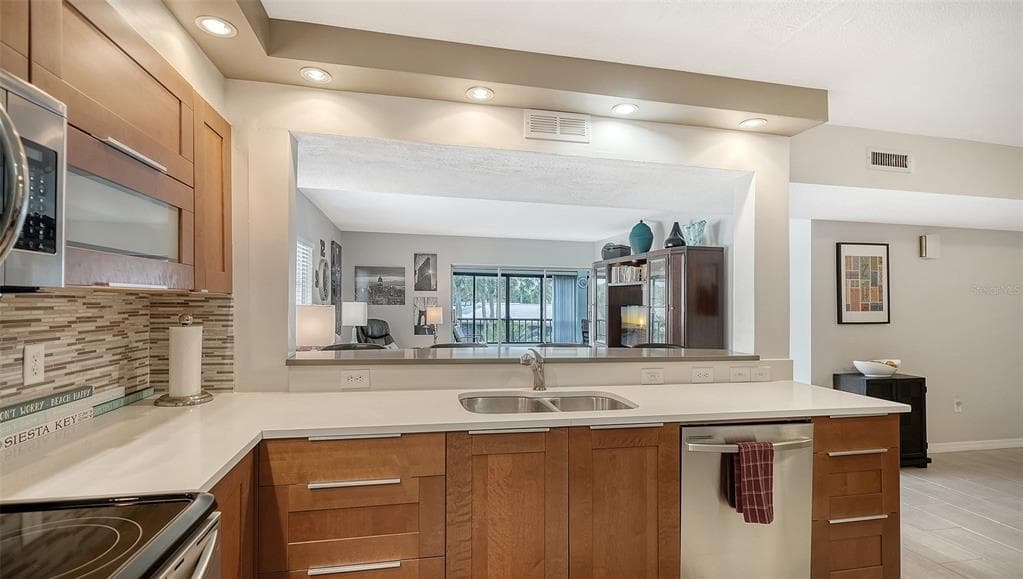 225 HOURGLASS WAY 202 photo 10