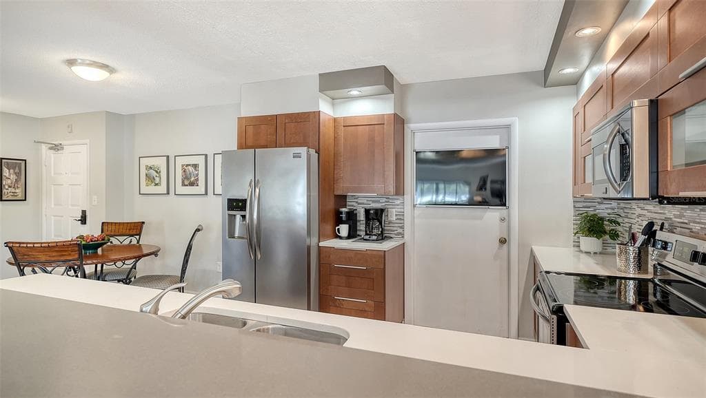 225 HOURGLASS WAY 202 photo 25