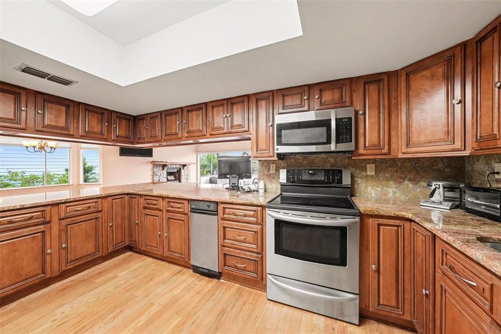 6225 BAYSIDE DRIVE photo 6