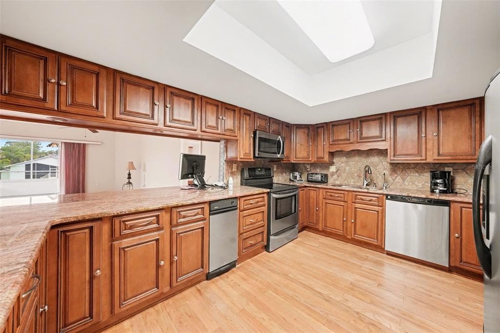 6225 BAYSIDE DRIVE photo 7