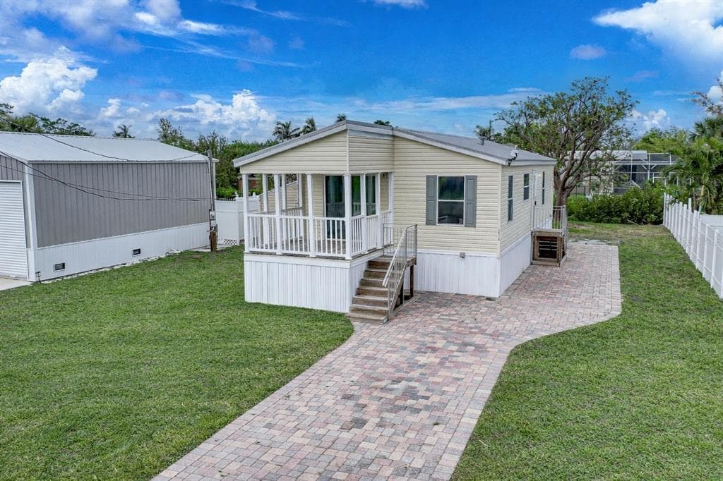 3018 BAYBERRY AVENUE photo 1