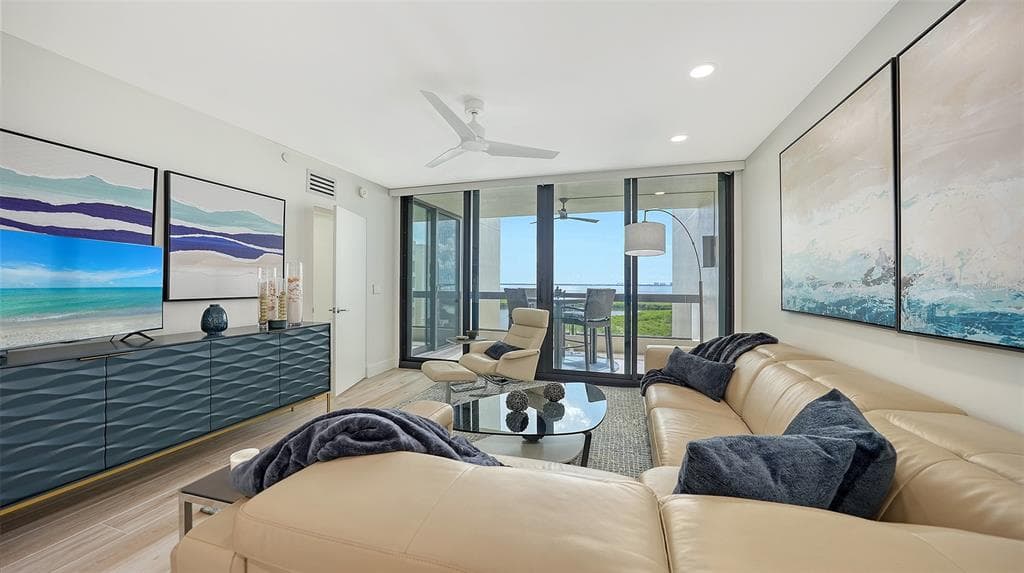 1932 HARBOURSIDE DRIVE 244 photo 8