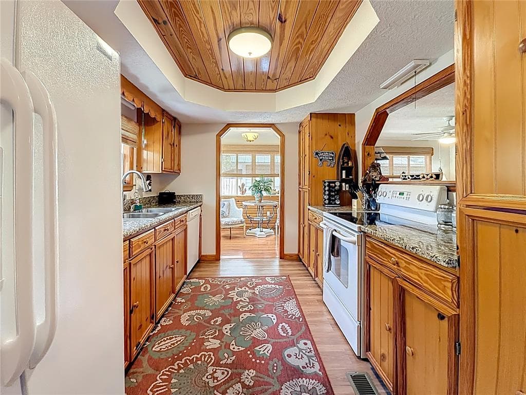 4129 E RIVERSIDE DRIVE photo 18