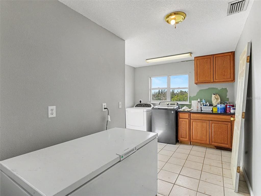 1740 BAYSHORE DRIVE photo 24