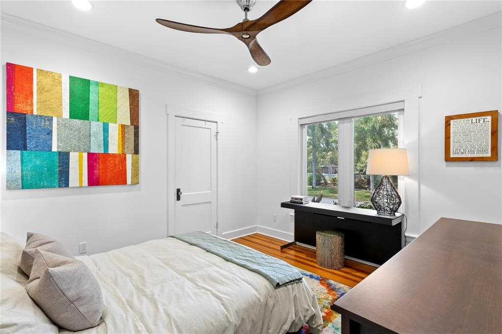 1803 BEACH DRIVE SE photo 24