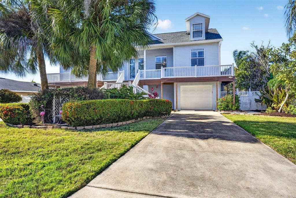 821 BLUE HERON BOULEVARD 3