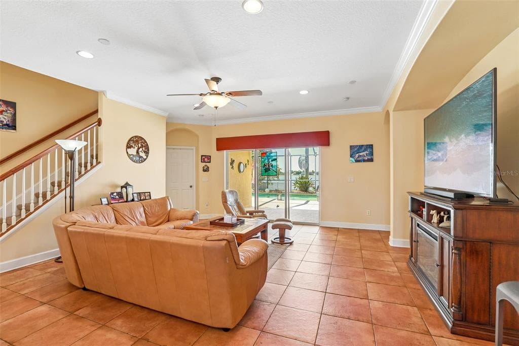 1638 MIRA LAGO CIRCLE photo 23