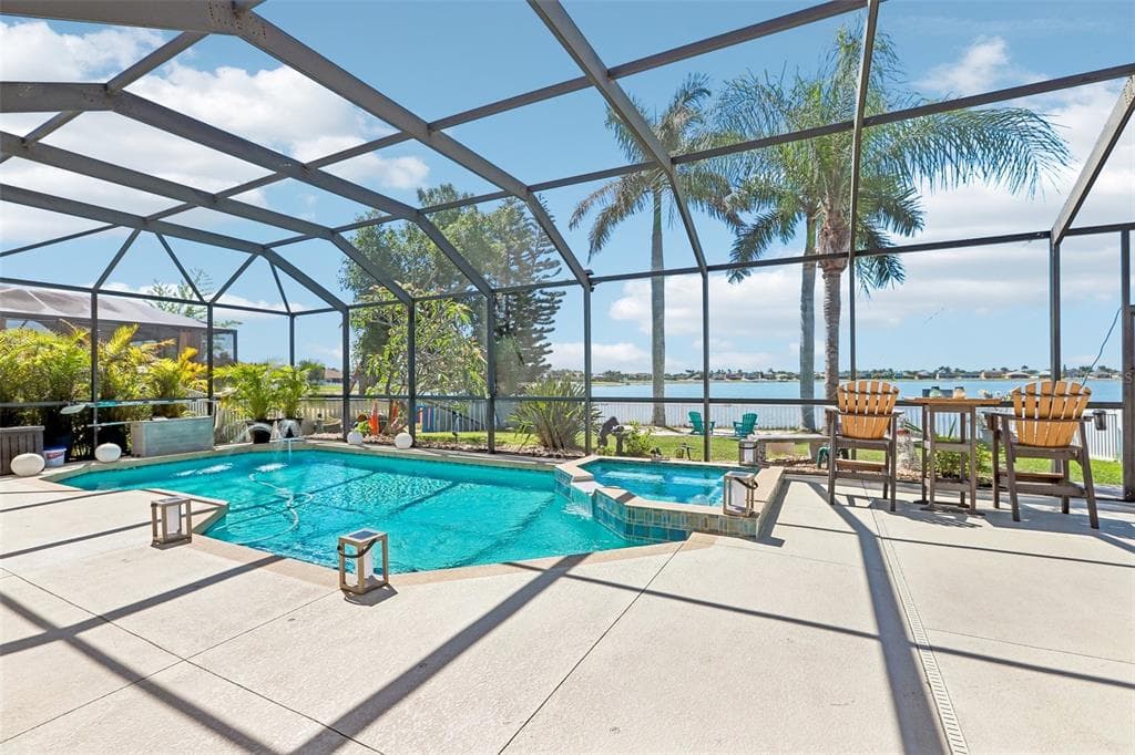 1638 MIRA LAGO CIRCLE photo 3