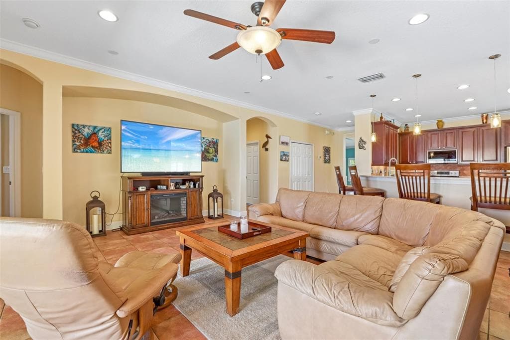 1638 MIRA LAGO CIRCLE photo 24