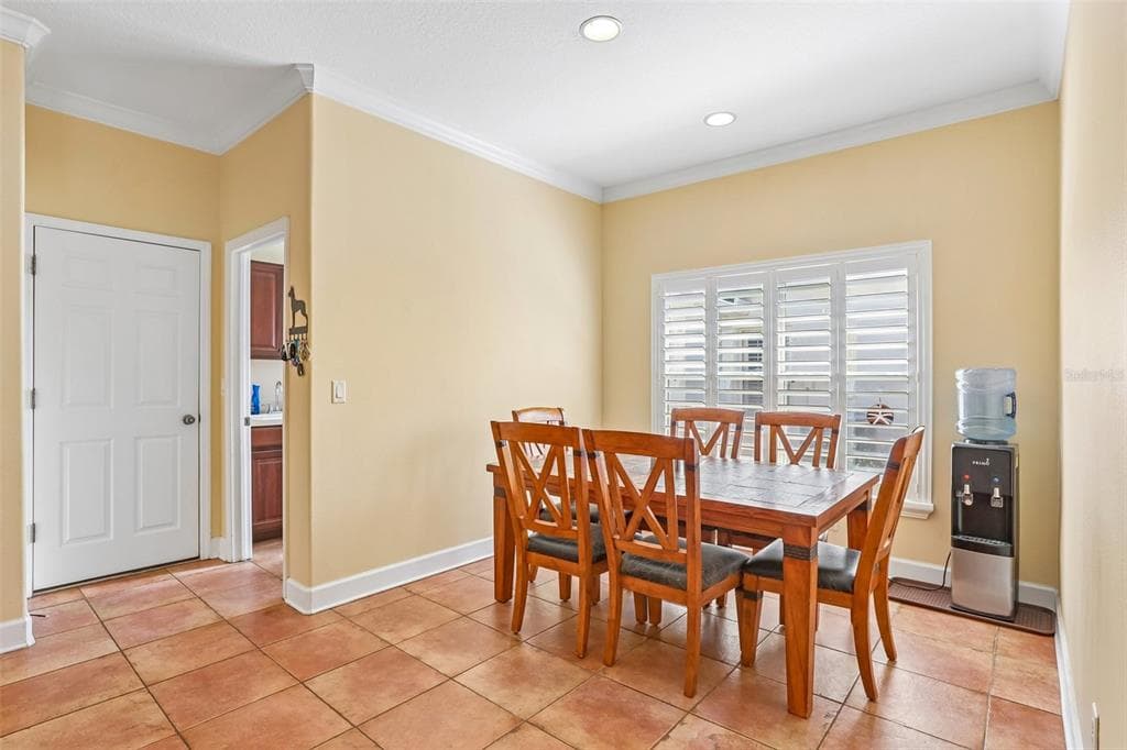 1638 MIRA LAGO CIRCLE photo 19