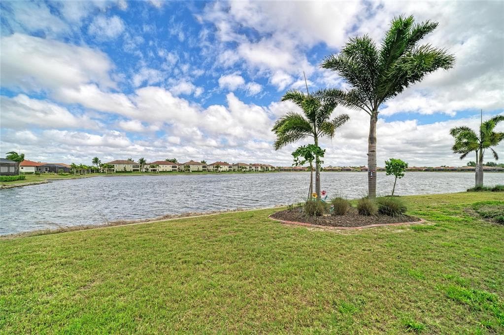 283 TOSCAVILLA BOULEVARD photo 3