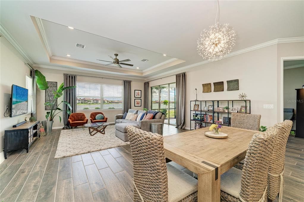 283 TOSCAVILLA BOULEVARD photo 5